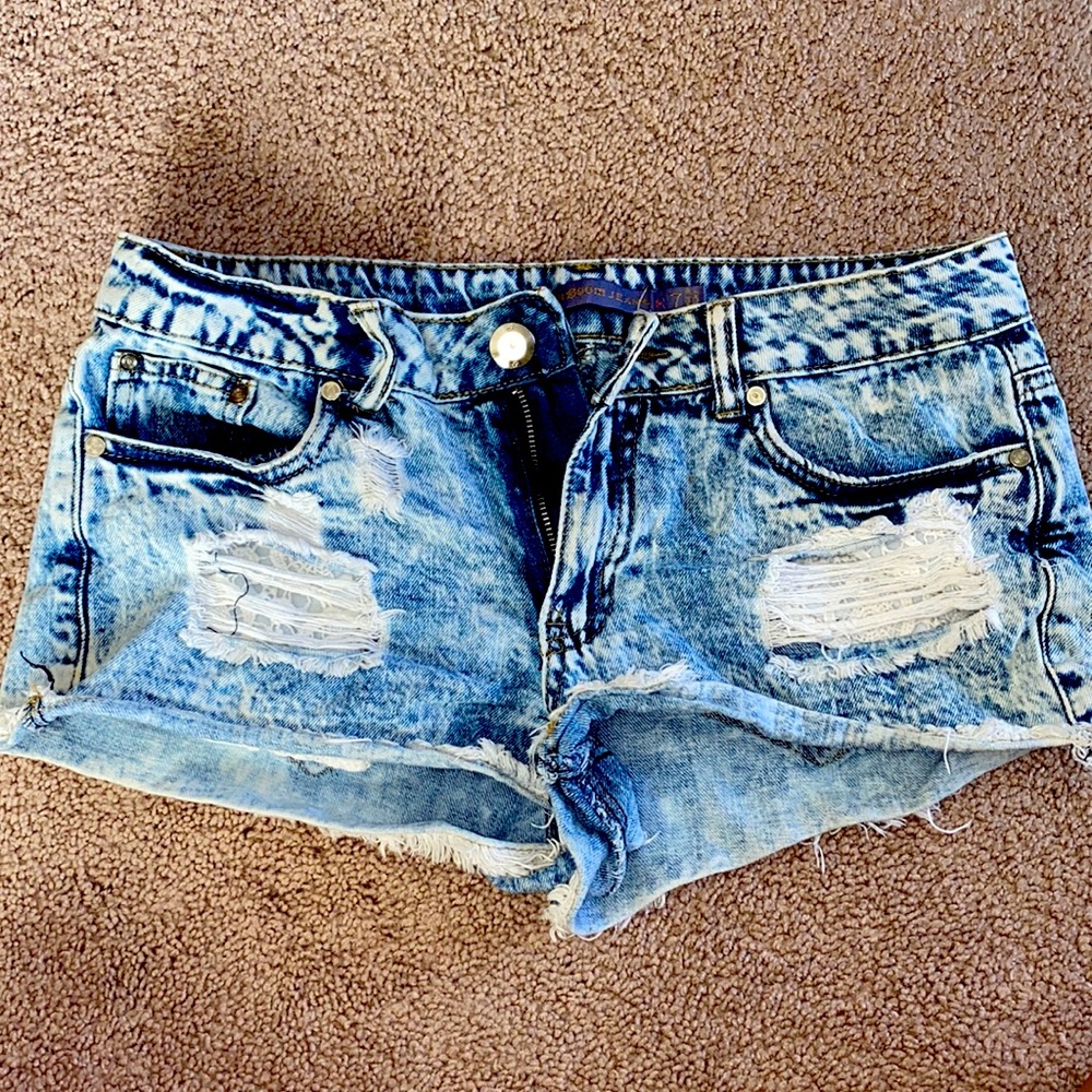 Low waisted jeans shorts!:)